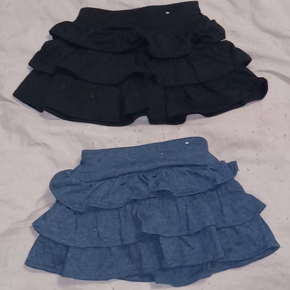 (2)12month Girl Skorts